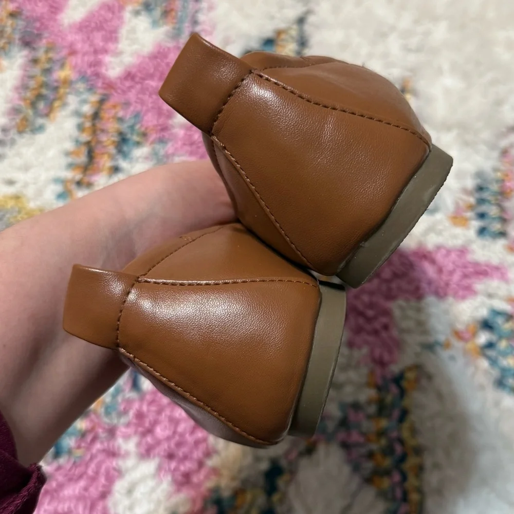 Danielle Scrunch Ballet Flats Memory Foam Insole Cognac Tan Flexible Outsole